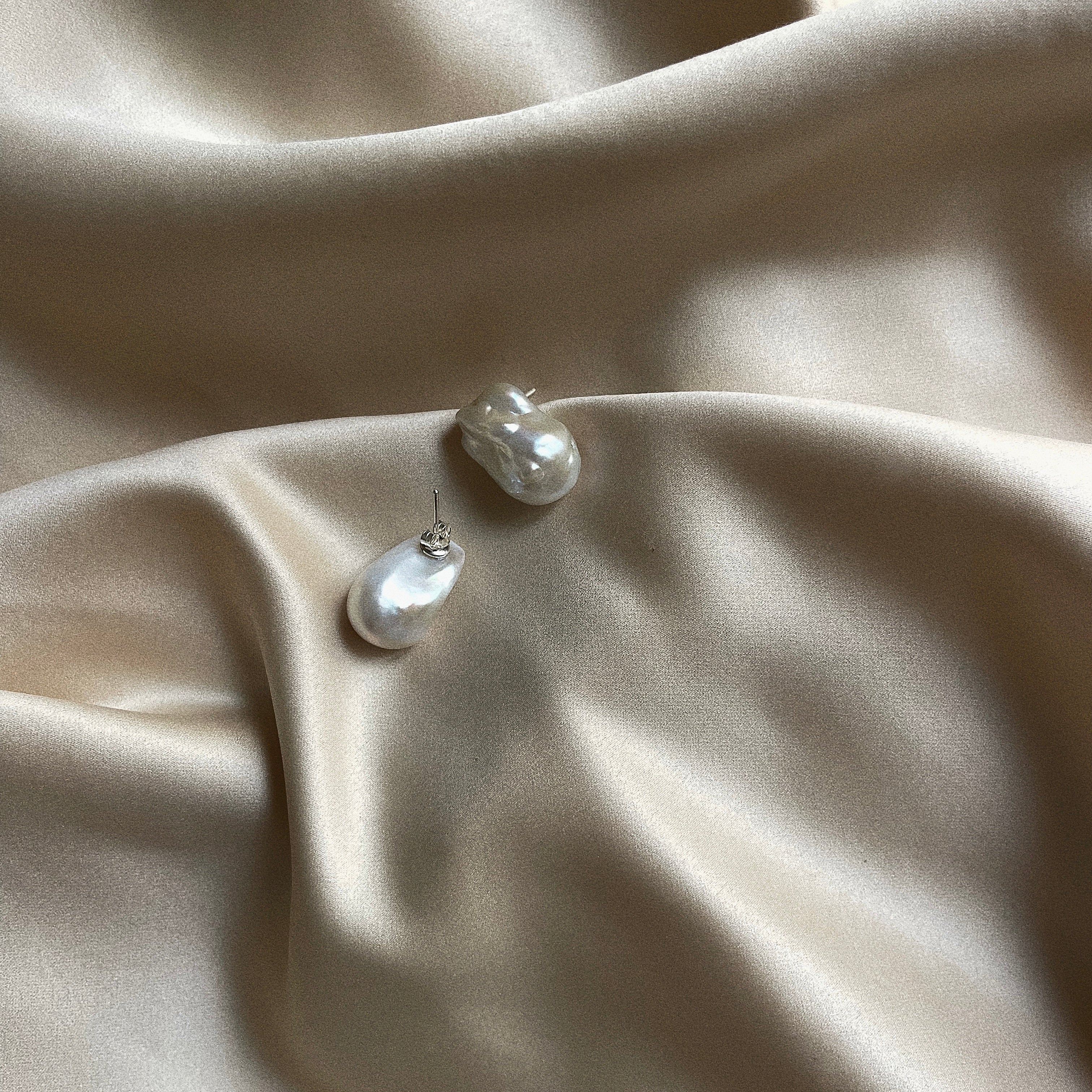 Dalia Earrings