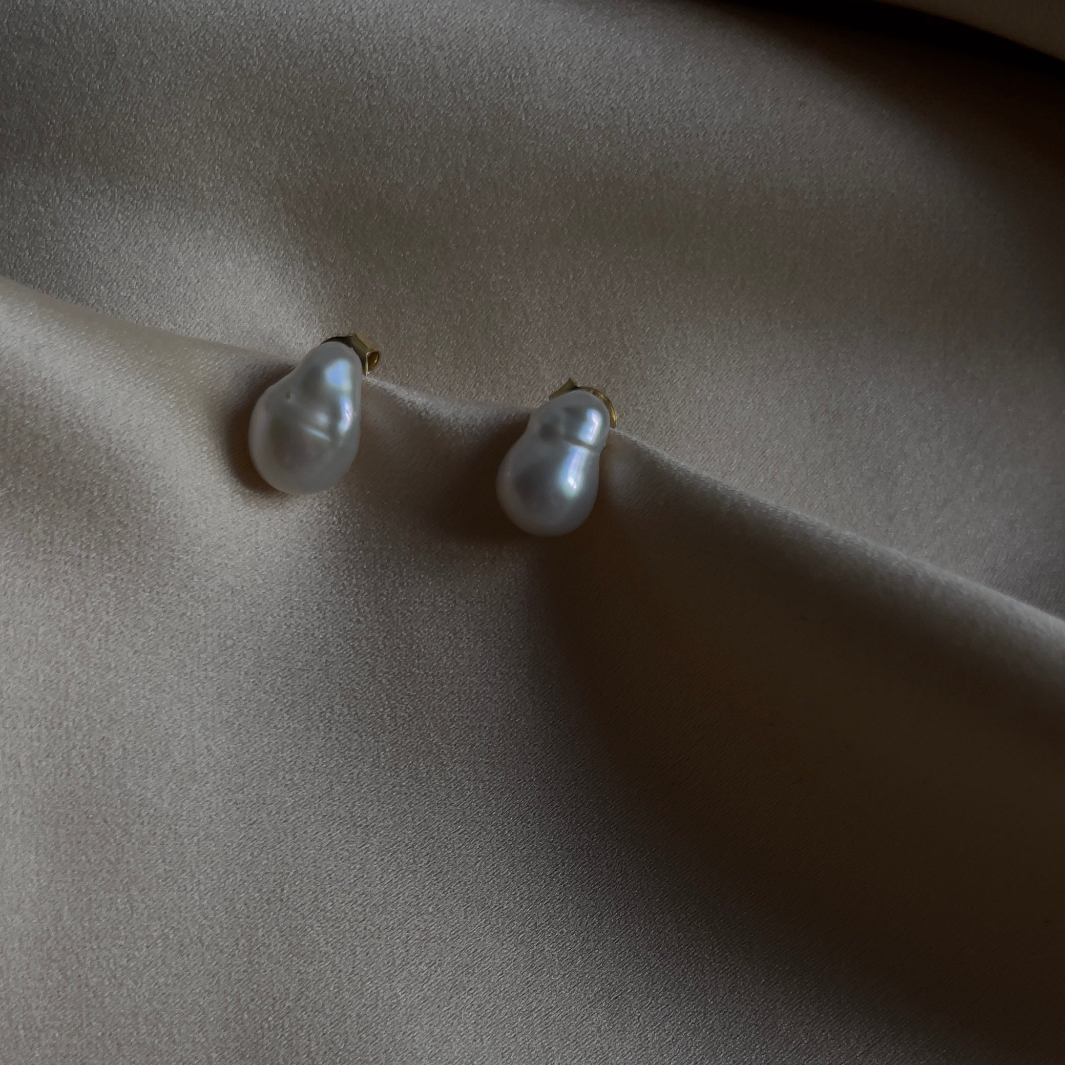 Mini Dalia Earrings