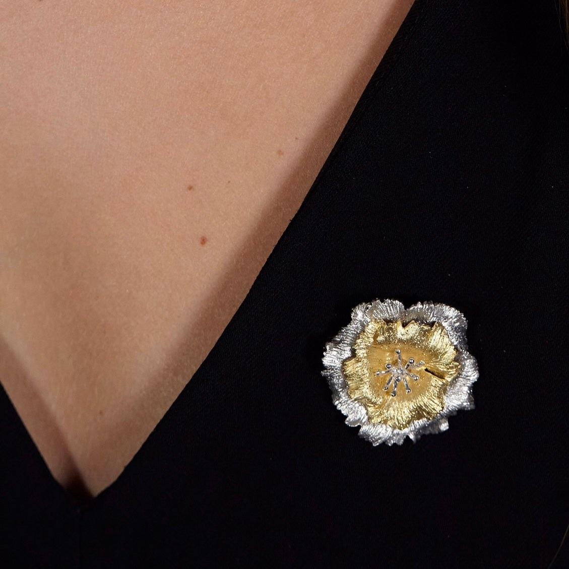 Fleur- Spilla in argento placcato platino Pre order