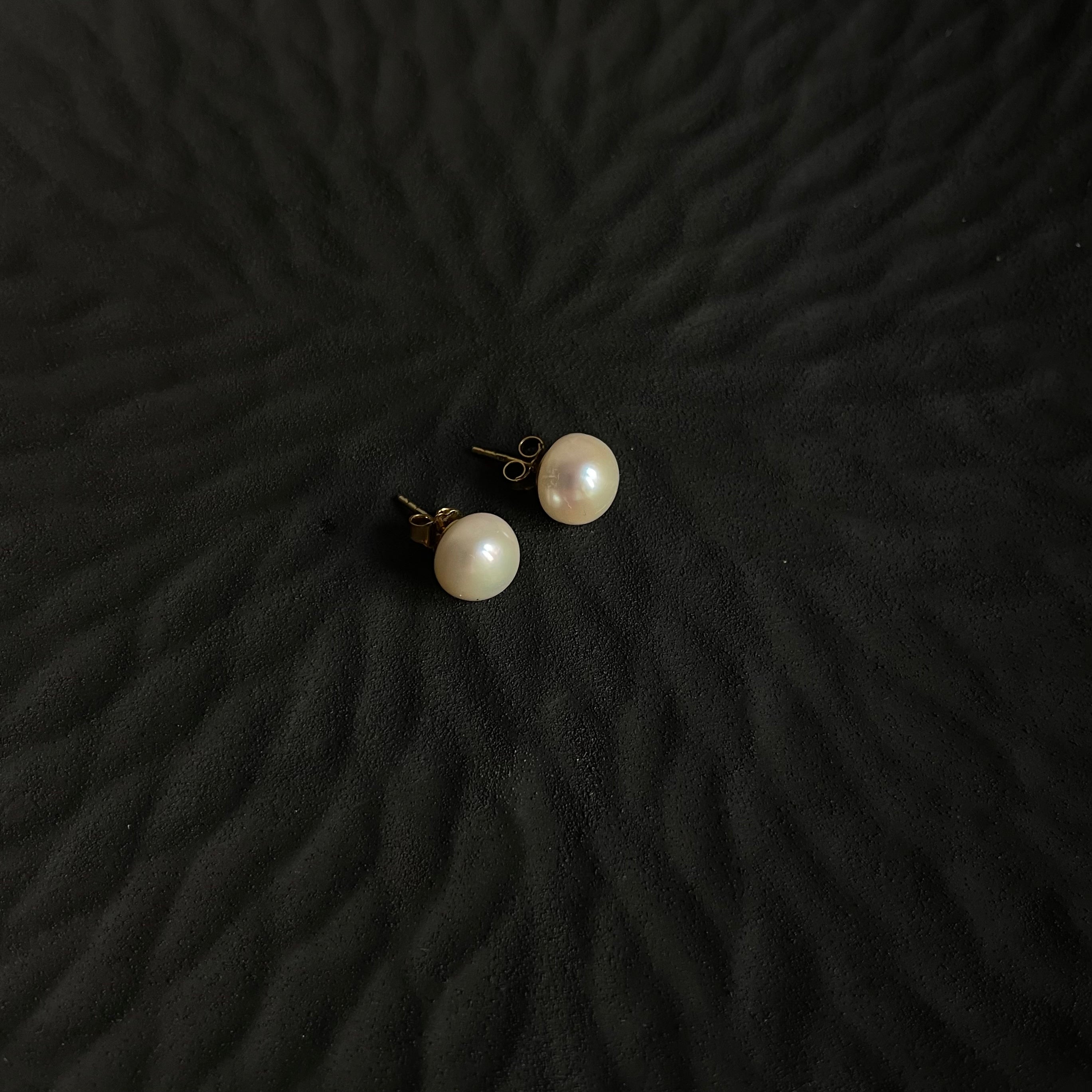 Snowy Earrings x Sarah Balivo
